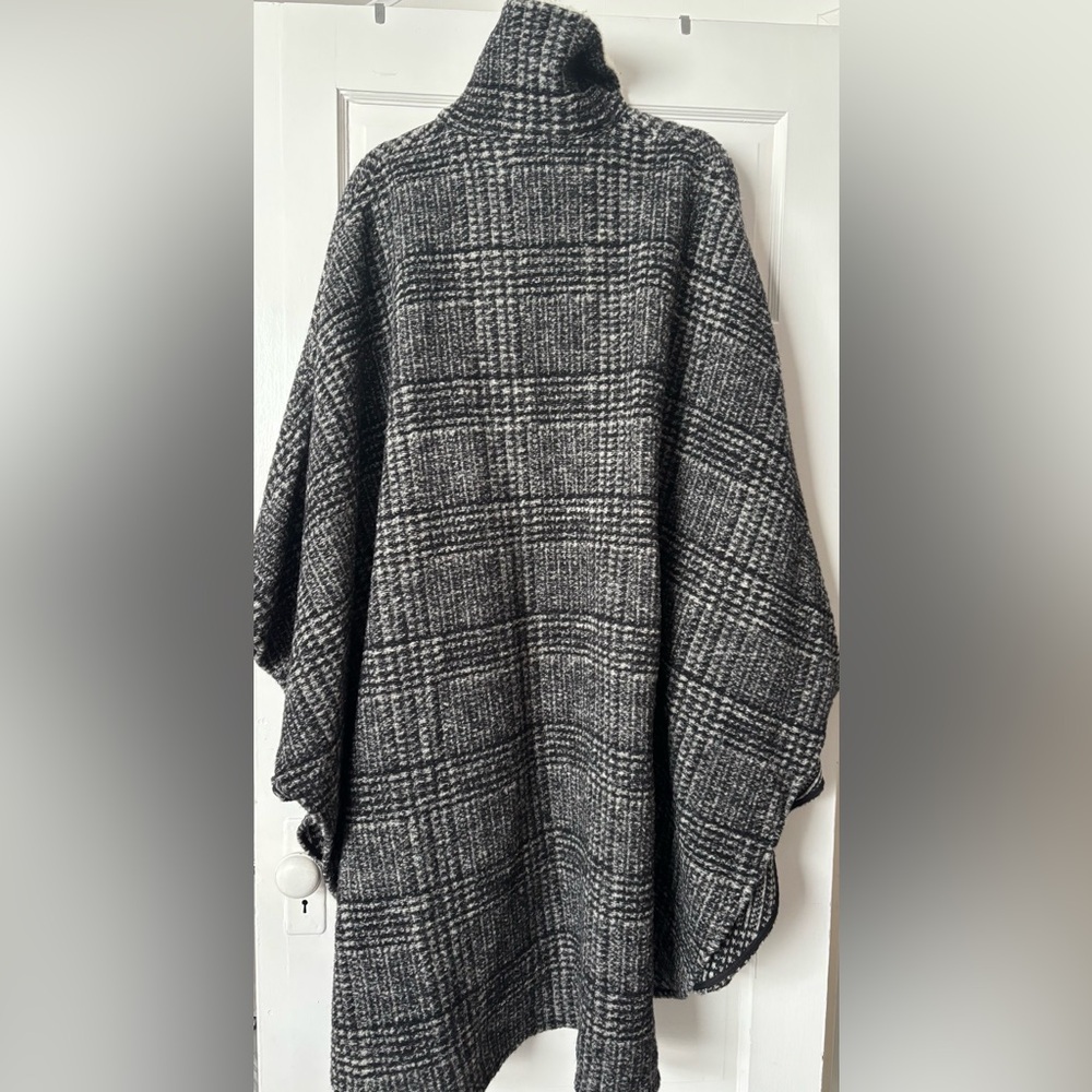 Isabel Marant Etoile Black and White Plaid Cape - Picture 9 of 9